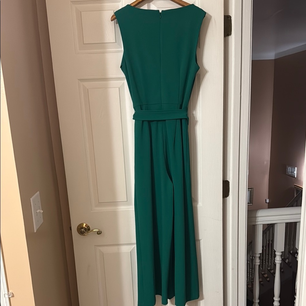 Elegant Green Sleeveless Jumpsuit - Picture 2 of 5